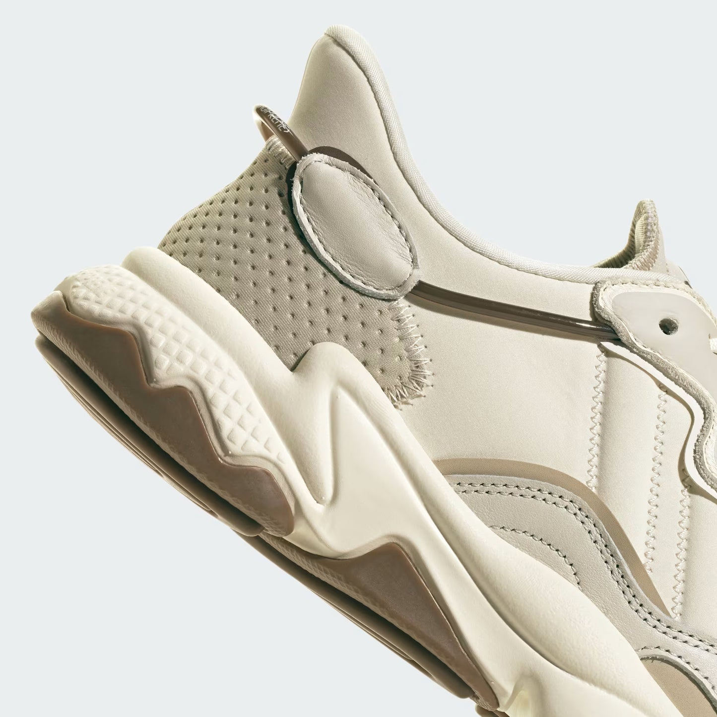 Adidas OZWEEGO